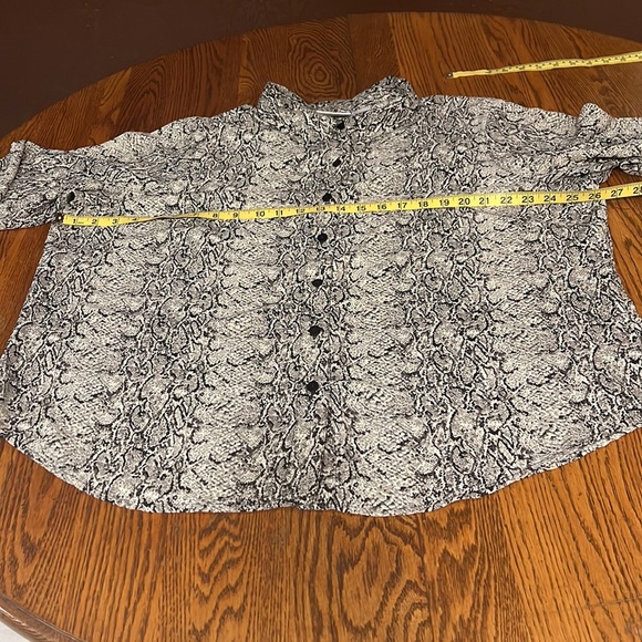 Elizabeth by Liz Claiborne Button Down - Picture 7 of 11